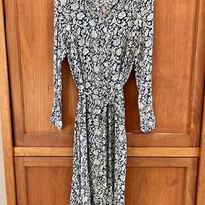 LOFT Navy and White Patterned Long Sleeve Dress